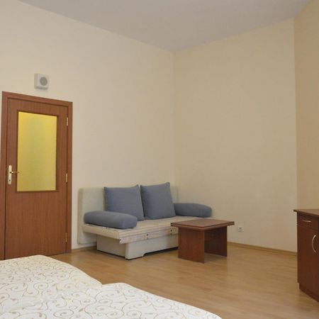 בורובץ Persey Flora Apartments מראה חיצוני תמונה