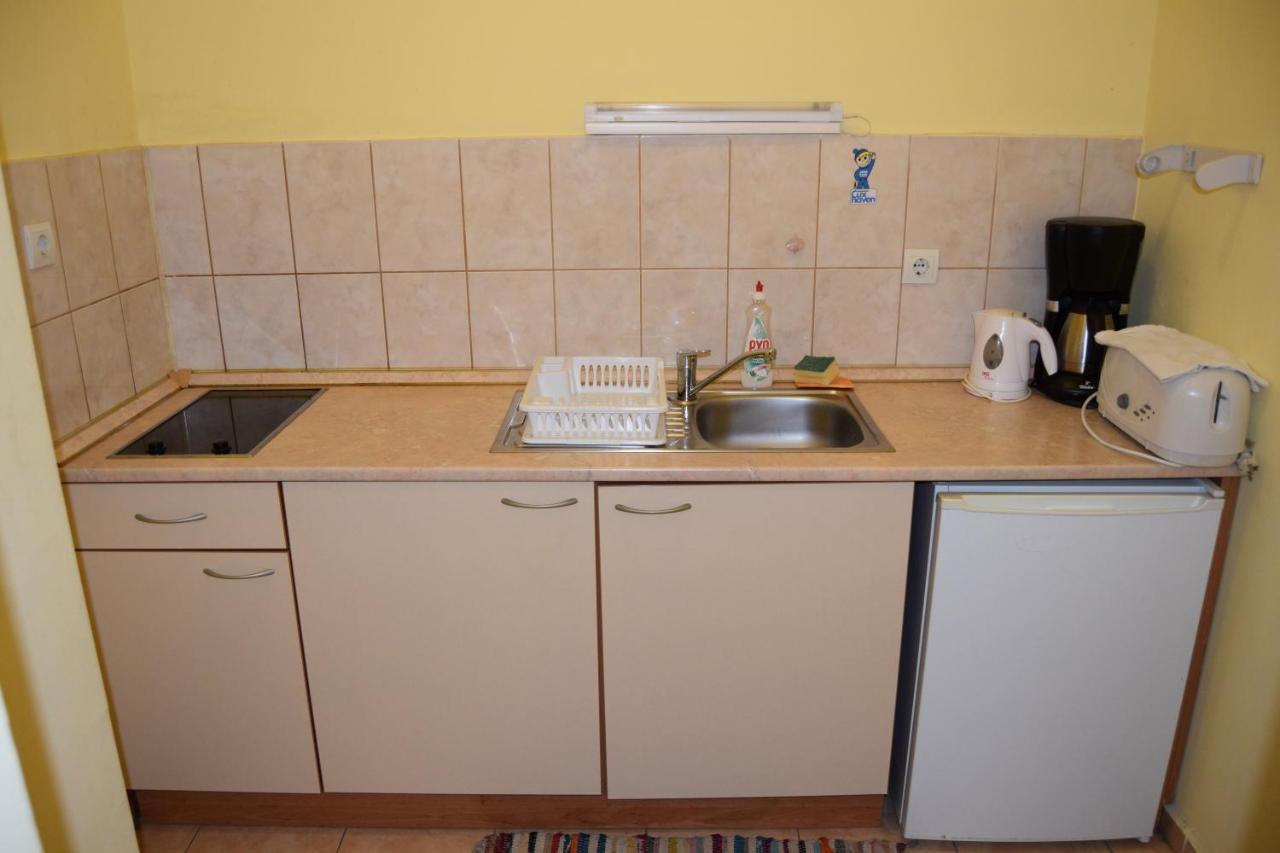 בורובץ Persey Flora Apartments מראה חיצוני תמונה