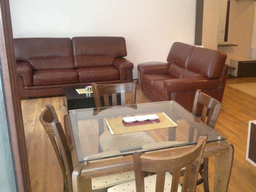 בורובץ Persey Flora Apartments מראה חיצוני תמונה