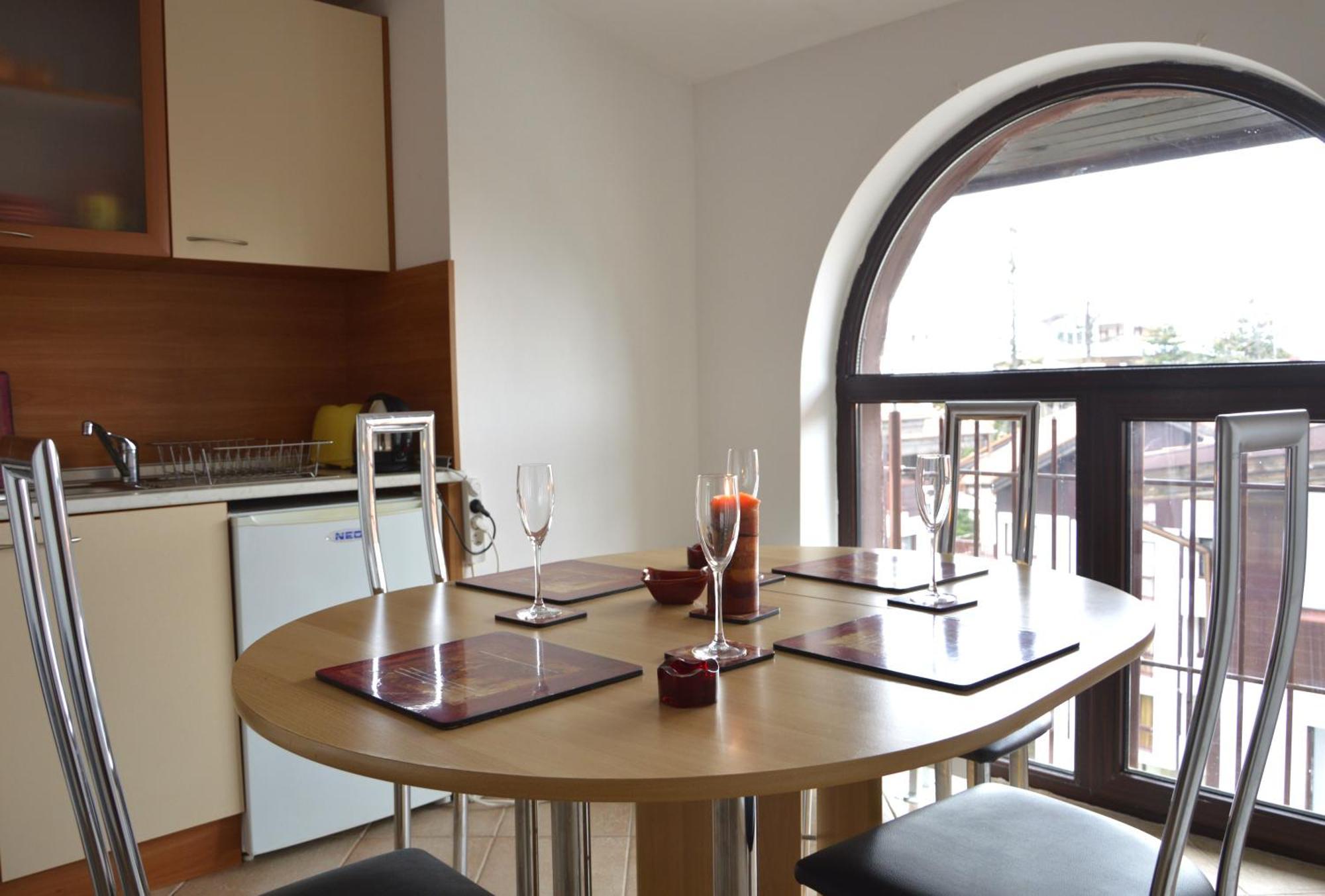 בורובץ Persey Flora Apartments מראה חיצוני תמונה