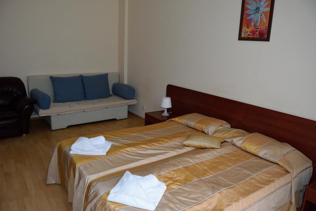 בורובץ Persey Flora Apartments חדר תמונה