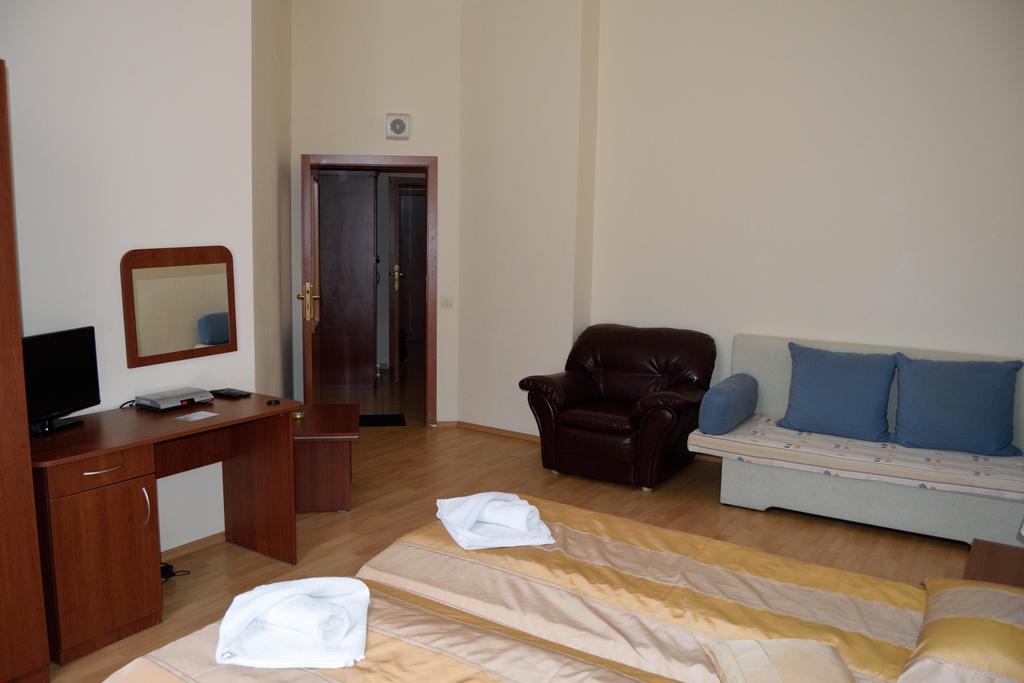 בורובץ Persey Flora Apartments חדר תמונה
