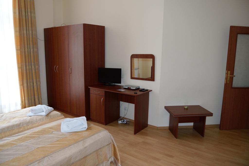 בורובץ Persey Flora Apartments חדר תמונה