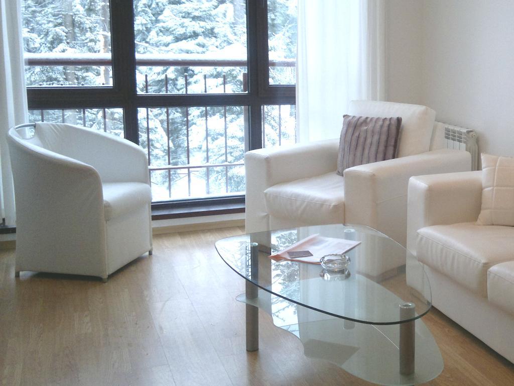 בורובץ Persey Flora Apartments מראה חיצוני תמונה