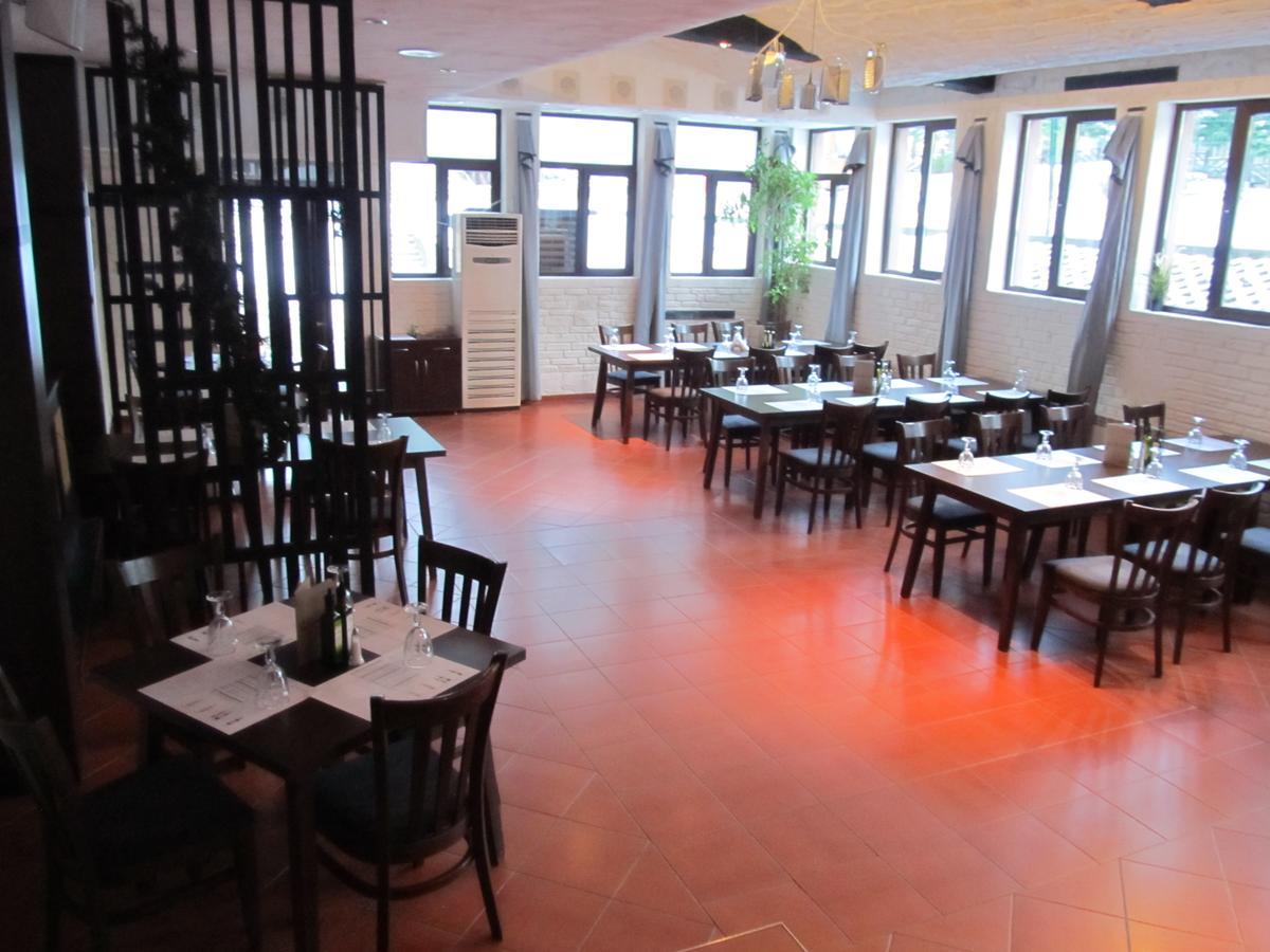 בורובץ Persey Flora Apartments מראה חיצוני תמונה